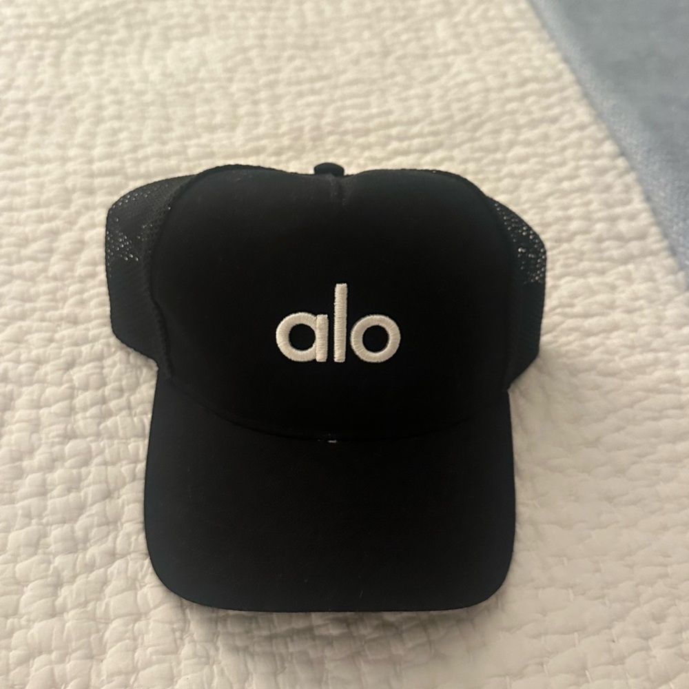 Alo Yoga Trucker Hat